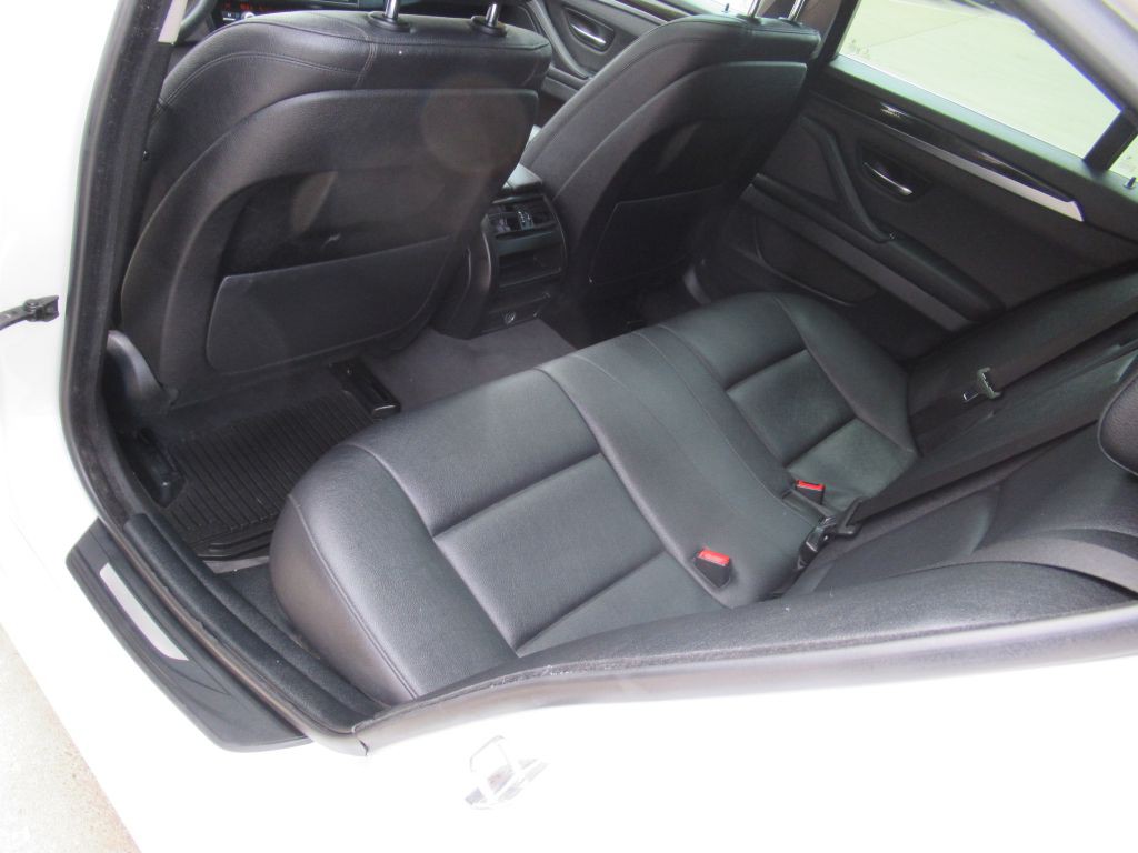 2016 BMW 5 Series Image 16