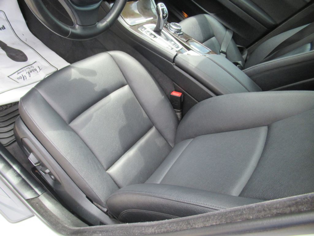 2016 BMW 5 Series Image 17