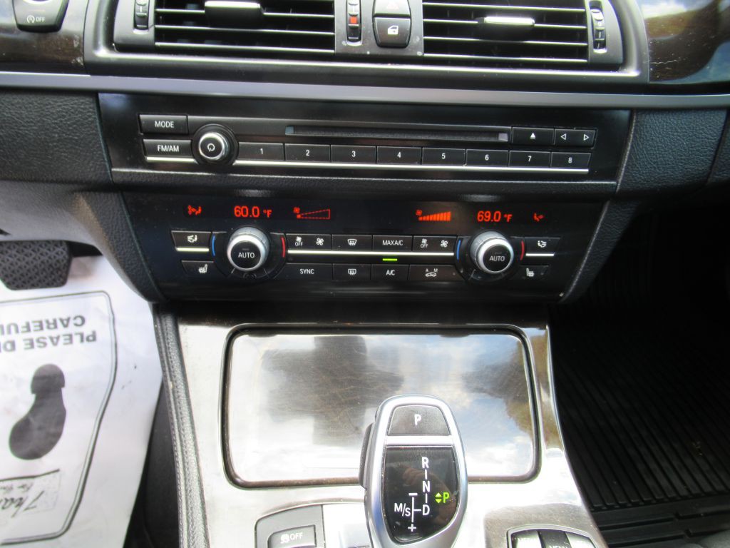 2016 BMW 5 Series Image 21