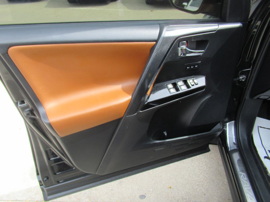 2017 Toyota Rav4 Image 10