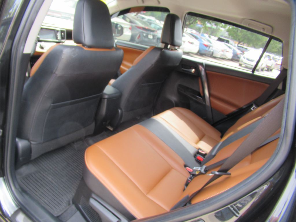 2017 Toyota Rav4 Image 16
