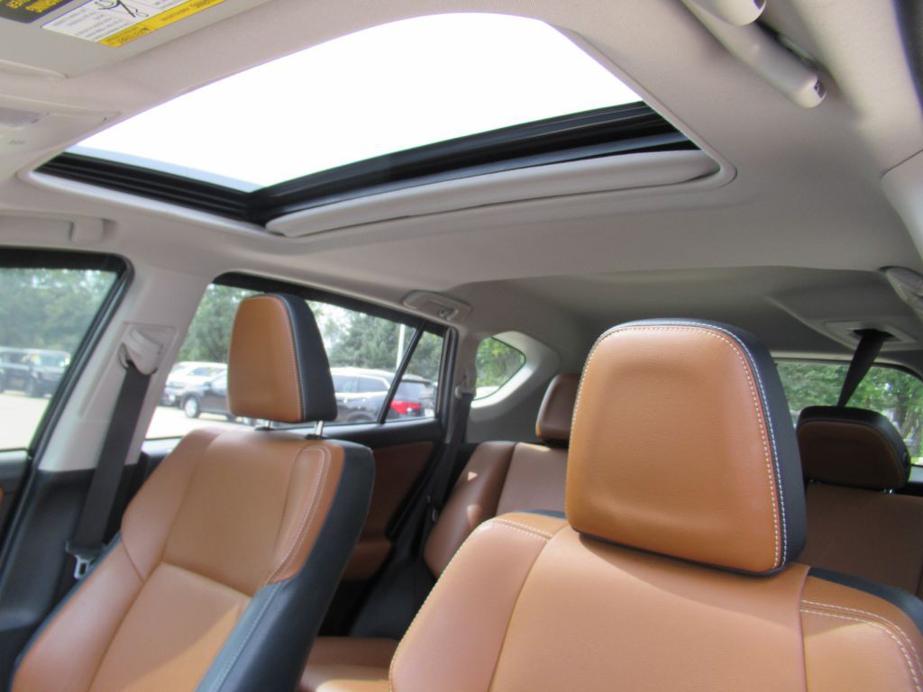 2017 Toyota Rav4 Image 18