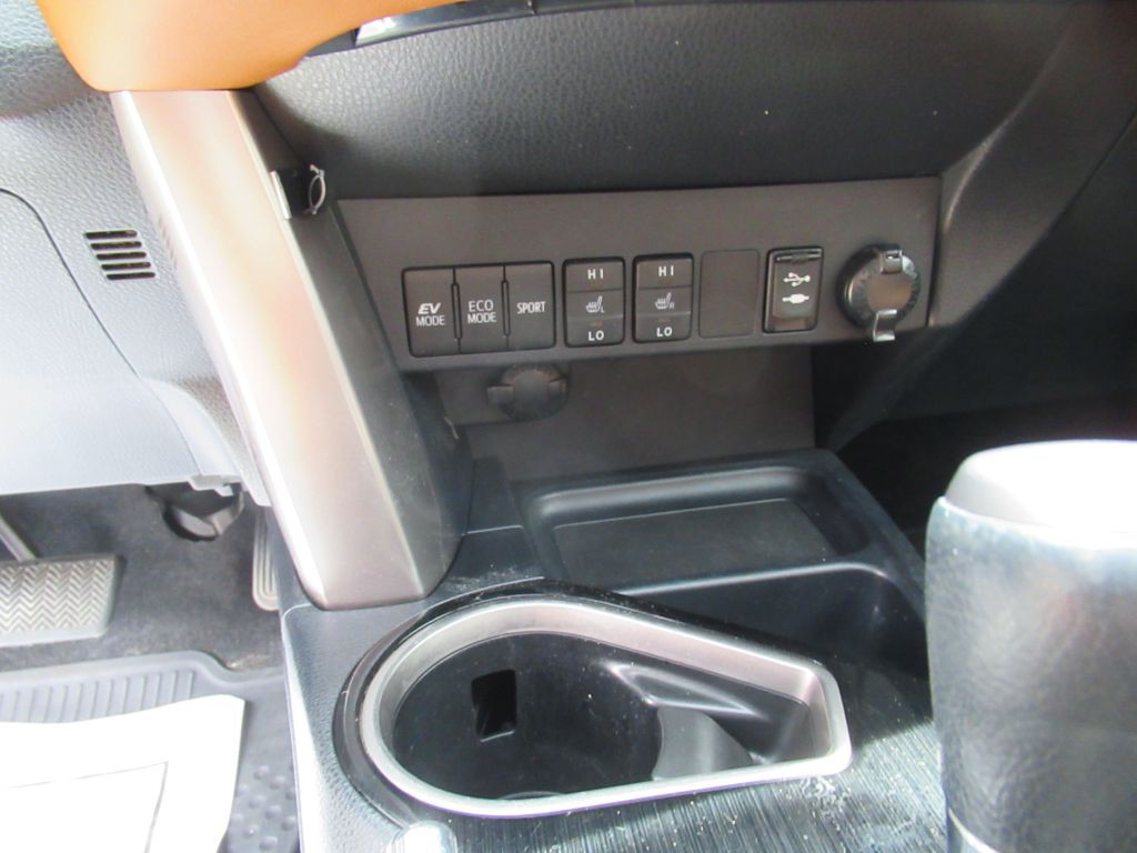 2017 Toyota Rav4 Image 21