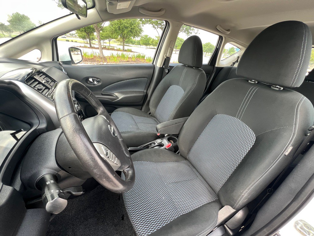 2015 Nissan Versa Image 6