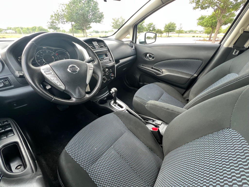 2015 Nissan Versa Image 10