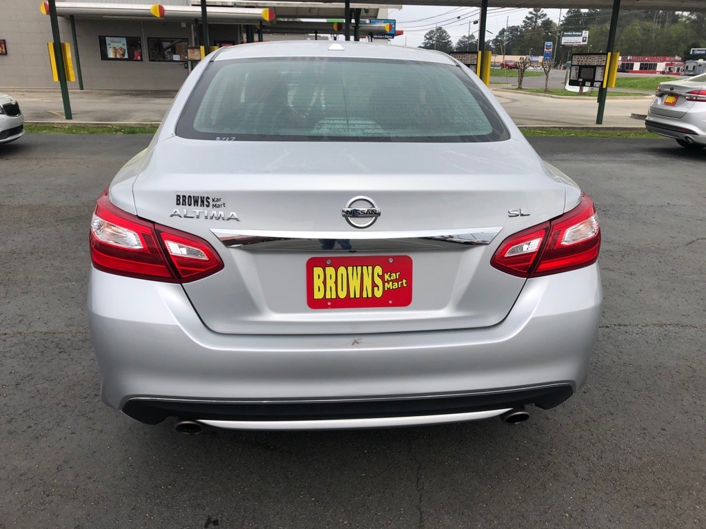 2017 Nissan Altima Image 5