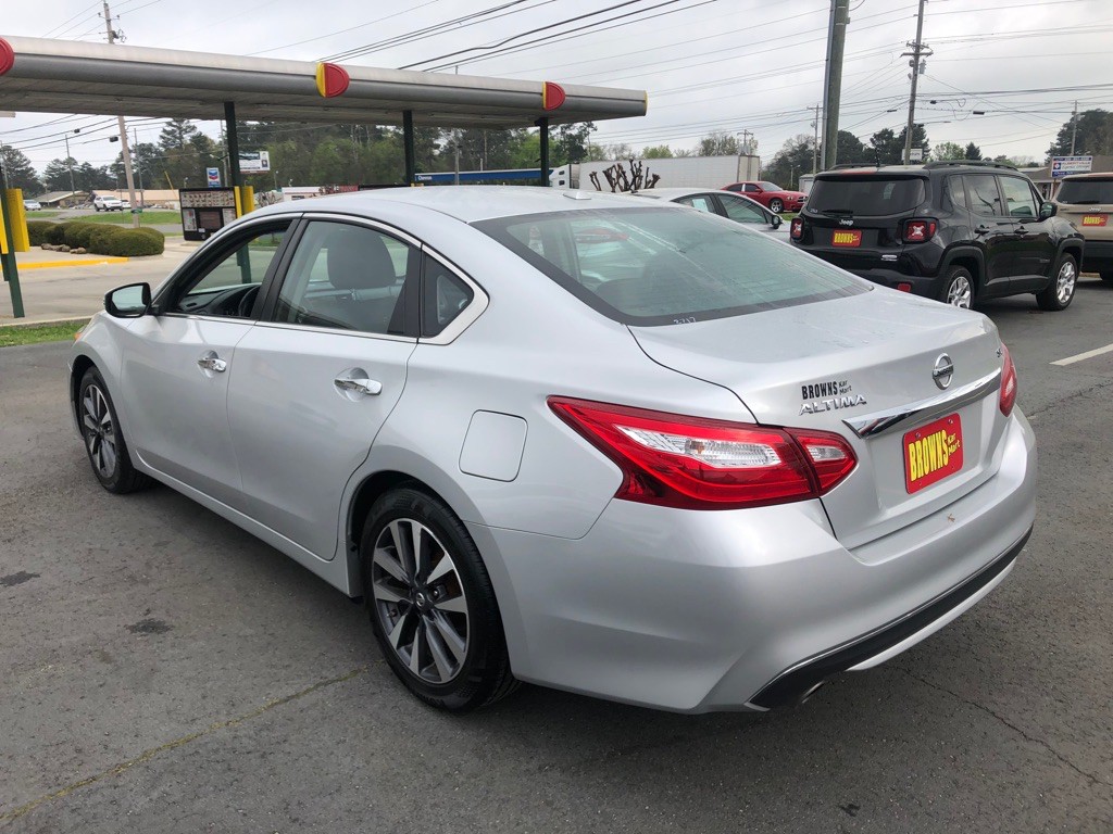 2017 Nissan Altima Image 7