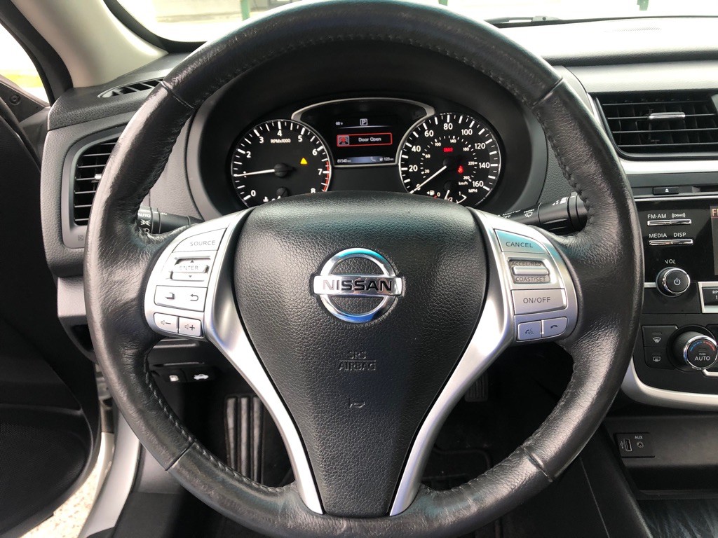 2017 Nissan Altima Image 16