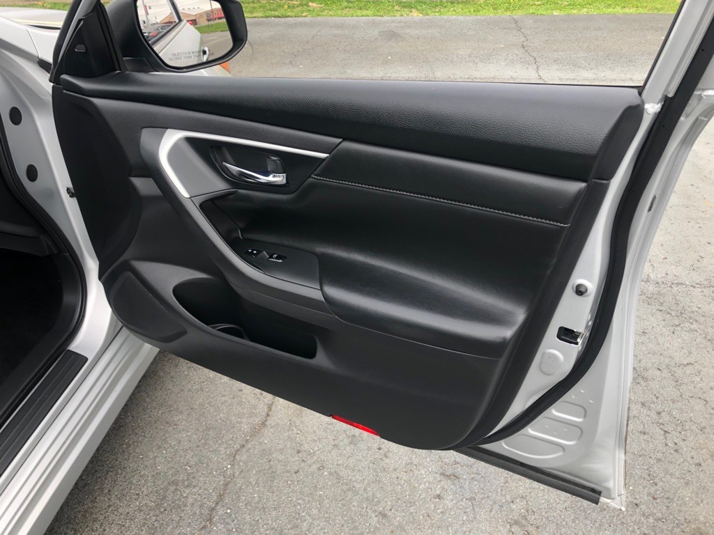 2017 Nissan Altima Image 21