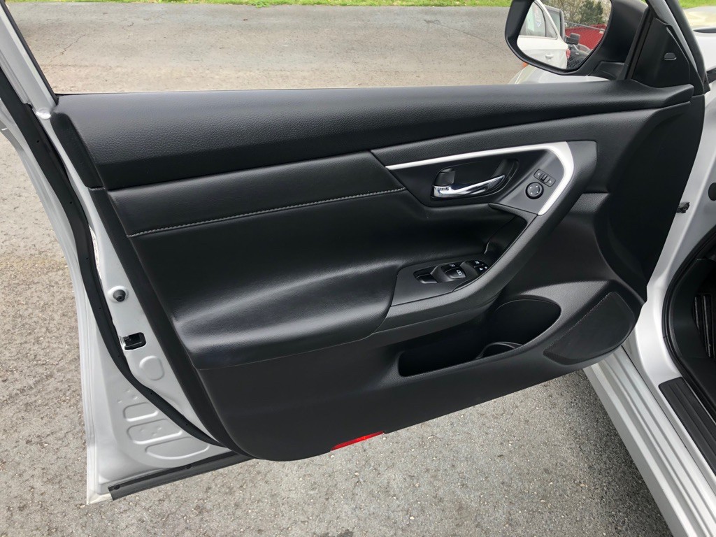 2017 Nissan Altima Image 22