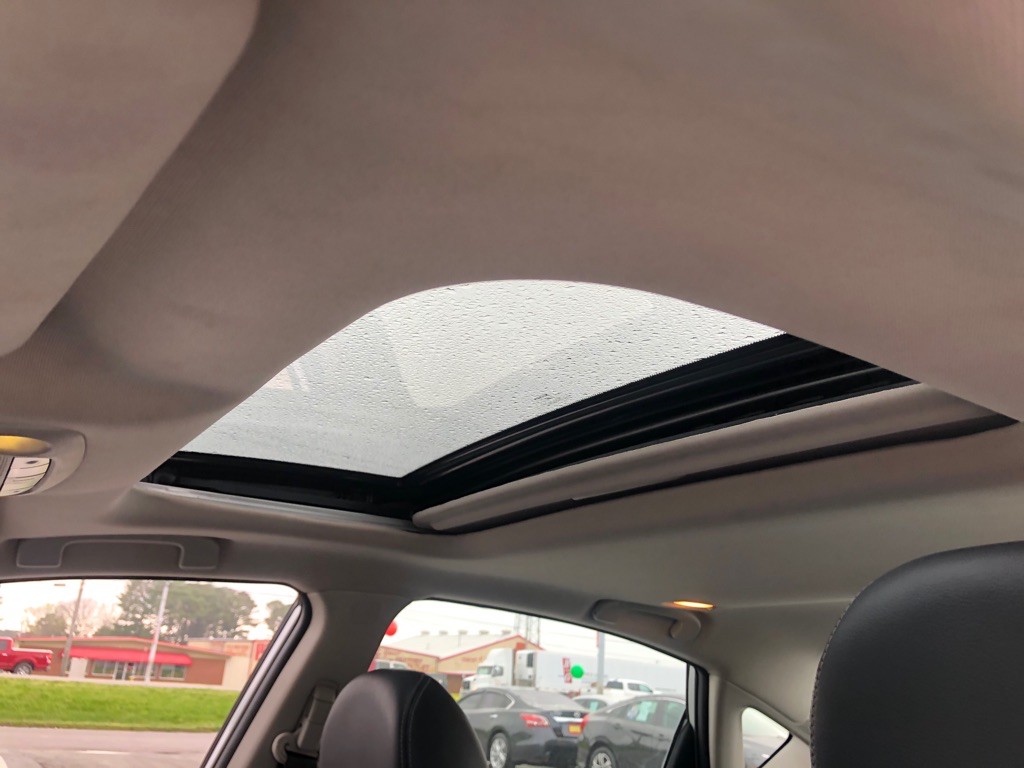 2017 Nissan Altima Image 24