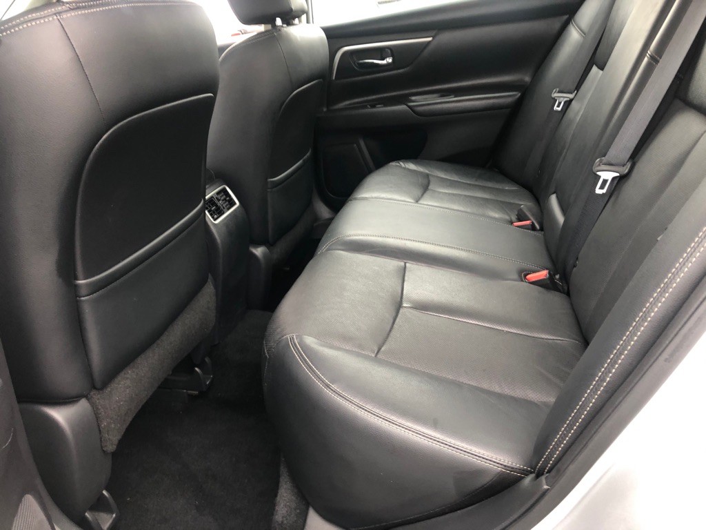 2017 Nissan Altima Image 26
