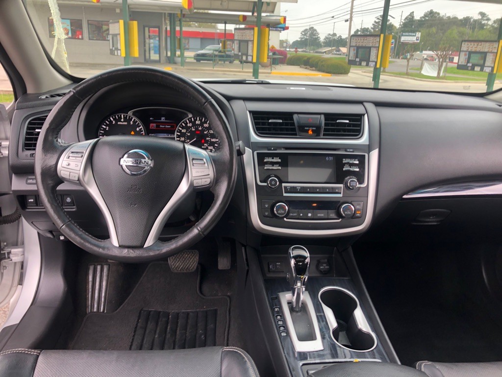 2017 Nissan Altima Image 27