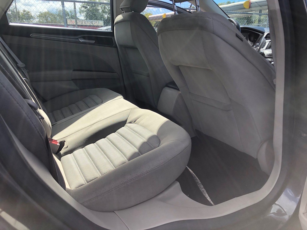 2017 Ford Fusion Image 22