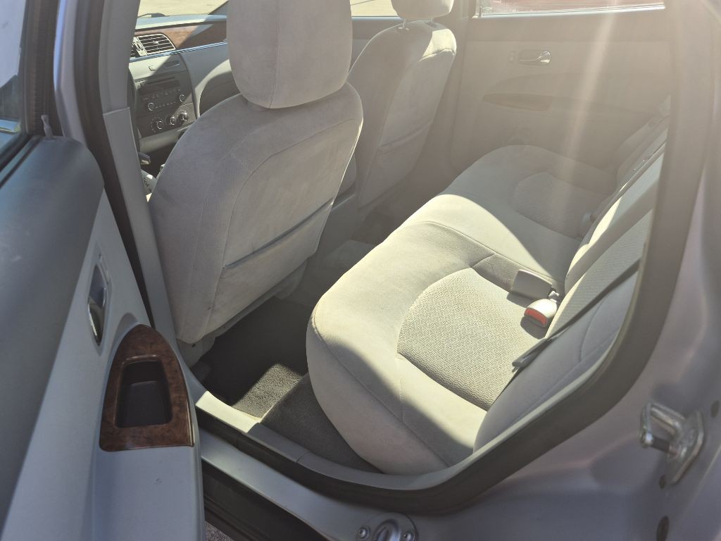 2005 Buick Lacrosse Image 11