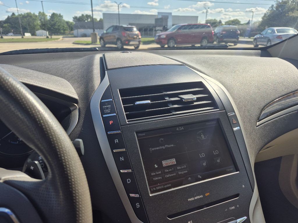 2013 Lincoln MKZ Image 17