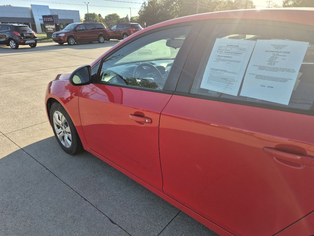 2014 Chevrolet Cruze Image 2