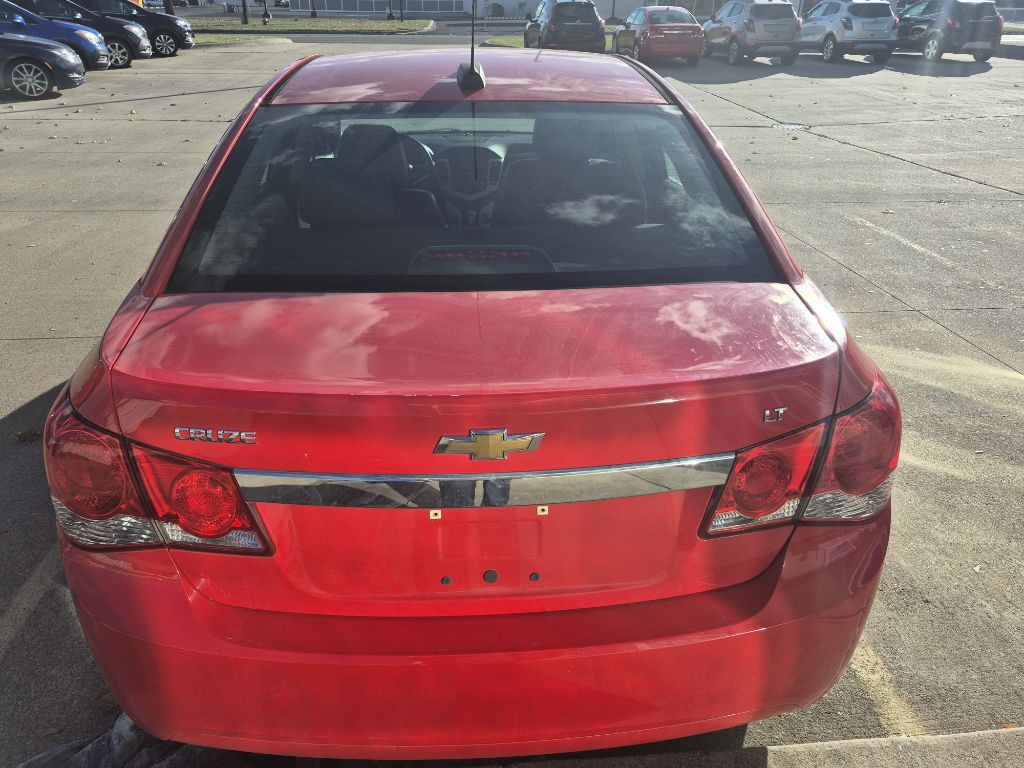 2015 Chevrolet Cruze Image 2