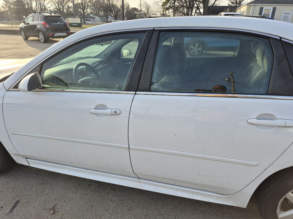 2011 Chevrolet Impala Image 2