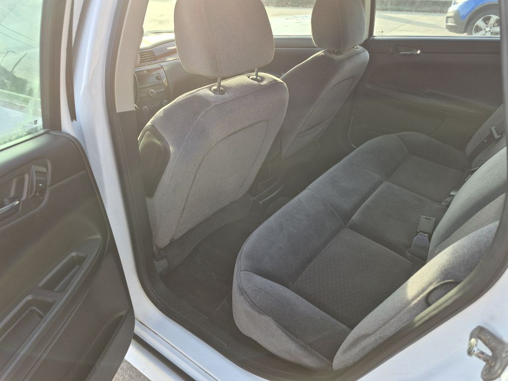 2011 Chevrolet Impala Image 11