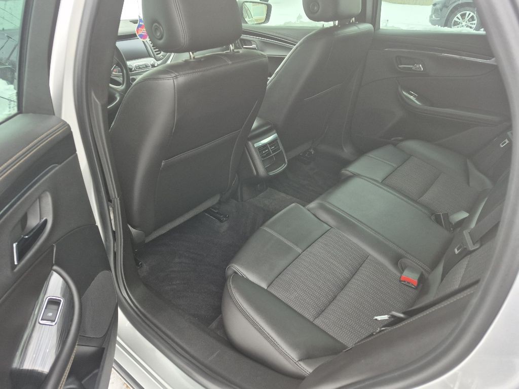 2016 Chevrolet Impala Image 12