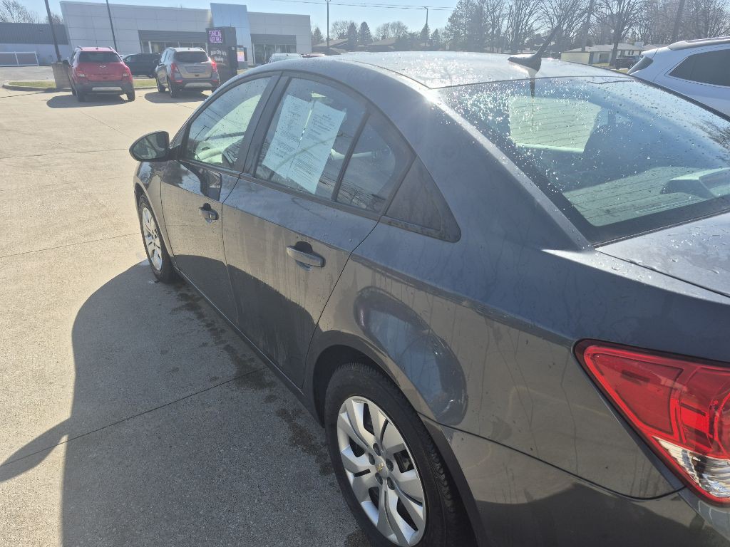 2013 Chevrolet Cruze Image 2