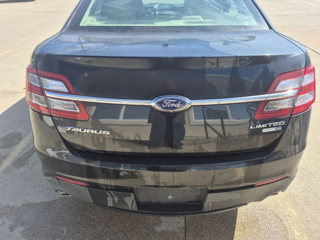 2015 Ford Taurus Image 1