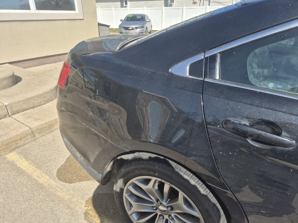 2015 Ford Taurus Image 6