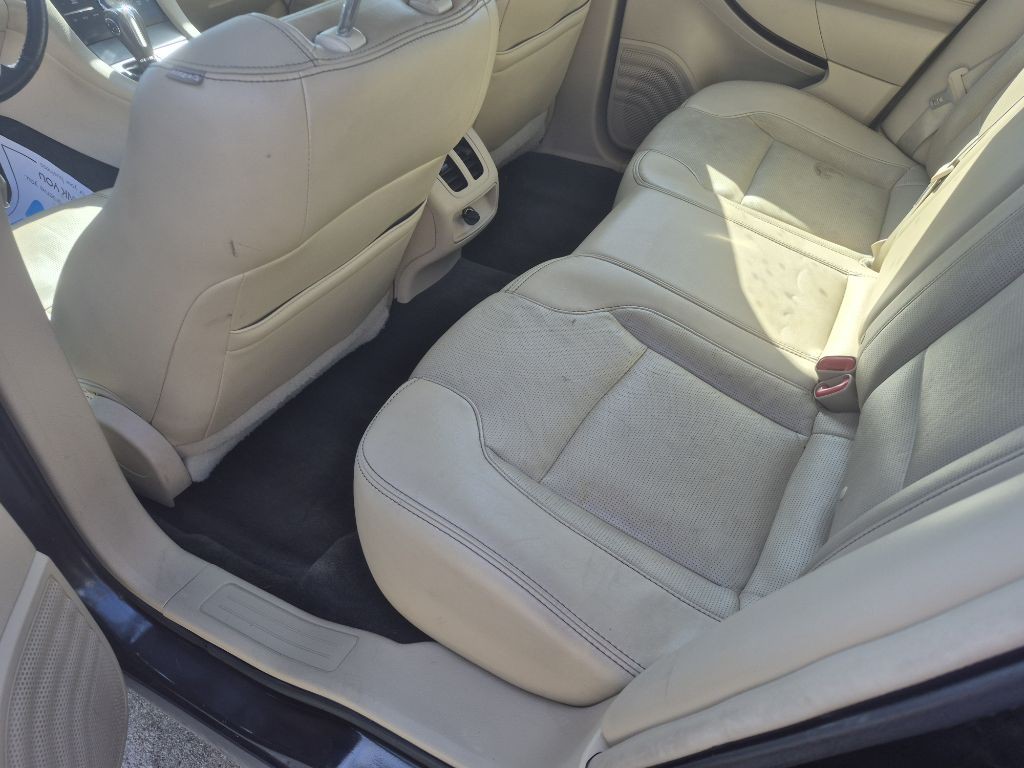 2015 Ford Taurus Image 9