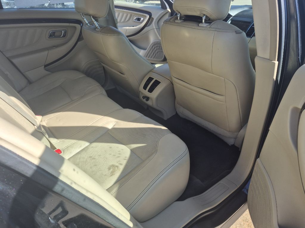 2015 Ford Taurus Image 11