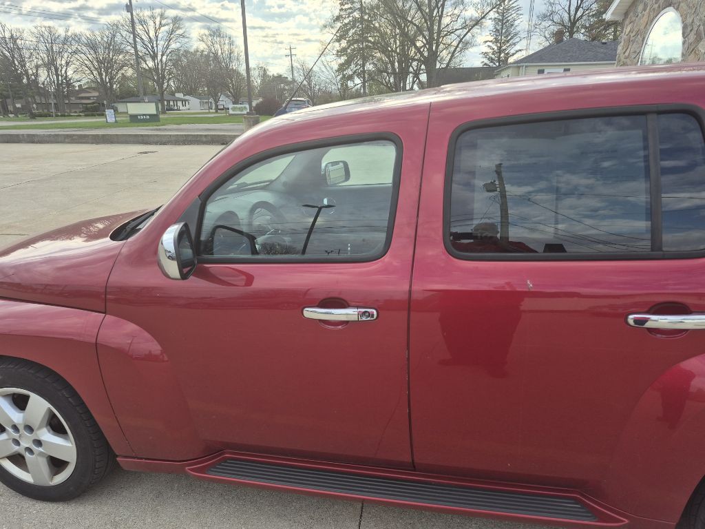 2010 Chevrolet HHR Image 2