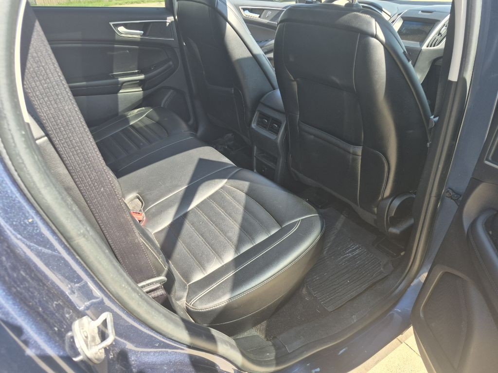 2019 Ford Edge Image 13