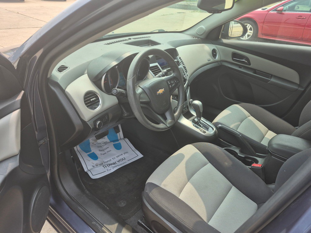 2014 Chevrolet Cruze Image 12