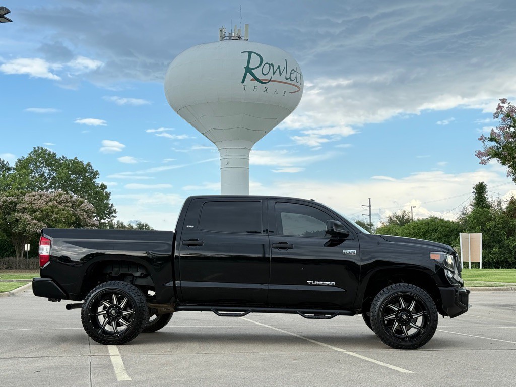 2015 Toyota Tundra Image 8