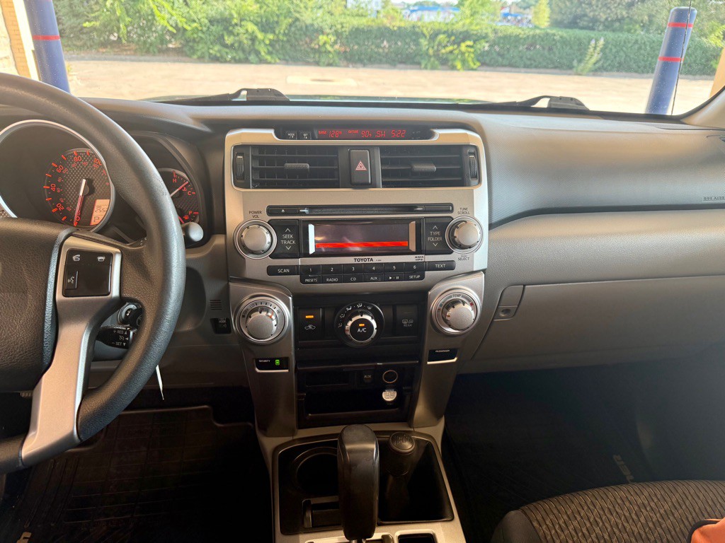 2011 Toyota 4Runner Image 14