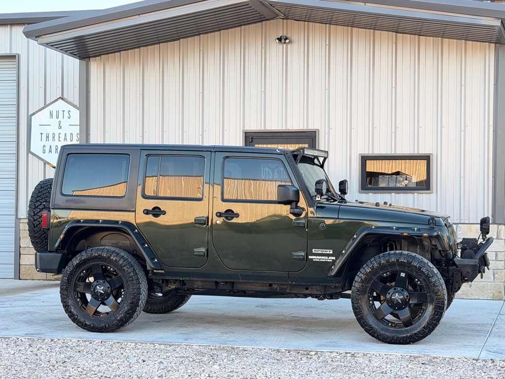 2011 Jeep Wrangler Unlimited Image 3