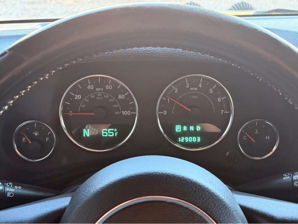 2011 Jeep Wrangler Unlimited Image 13