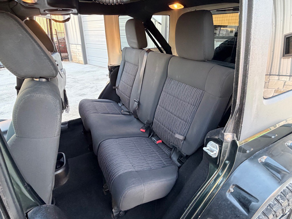 2011 Jeep Wrangler Unlimited Image 15