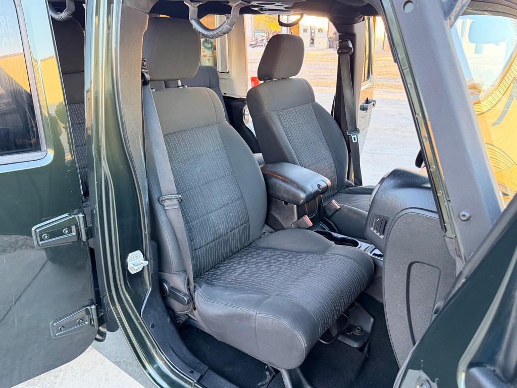 2011 Jeep Wrangler Unlimited Image 16