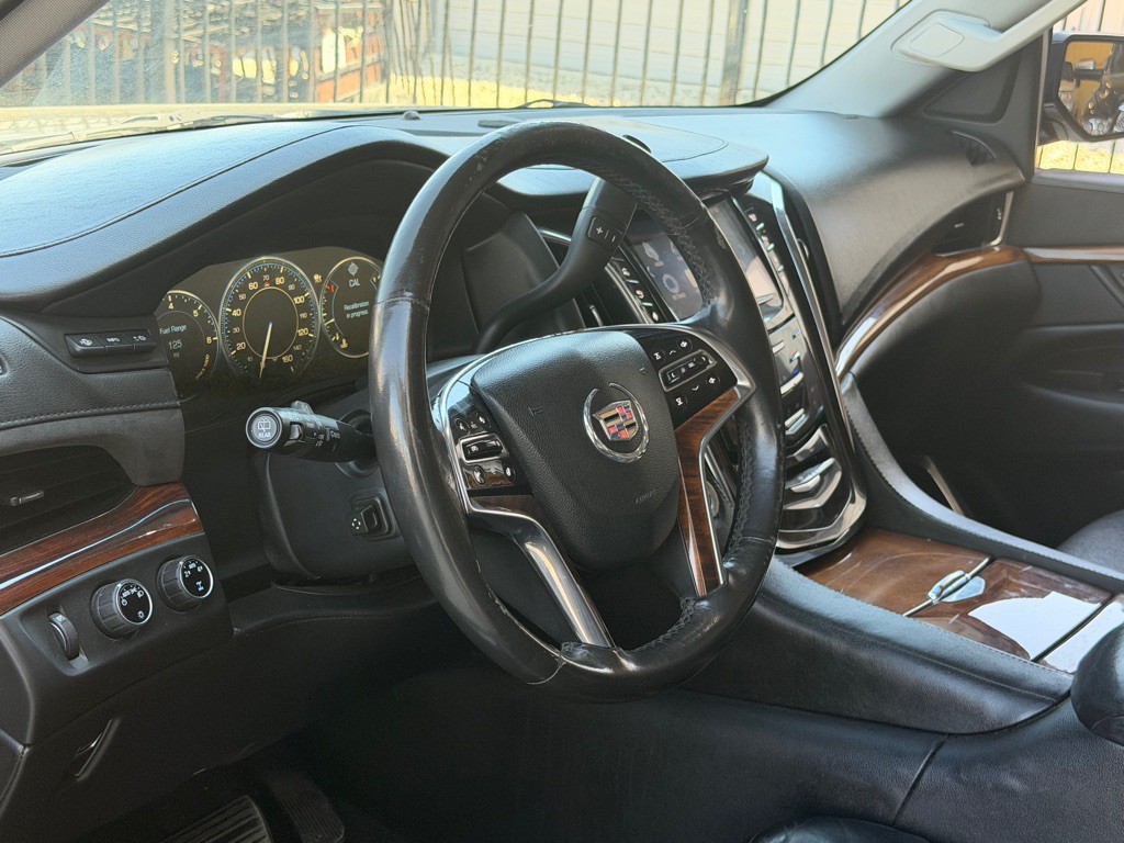 2015 Cadillac Escalade Image 12