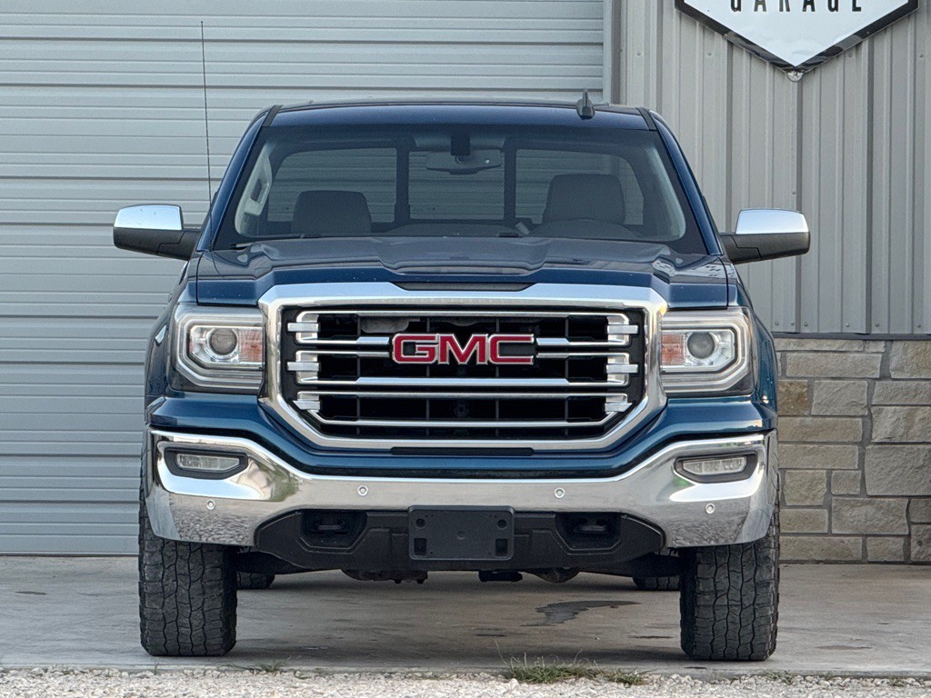 2017 GMC Sierra Image 2