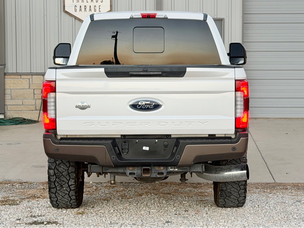 2017 Ford F-250 Image 4