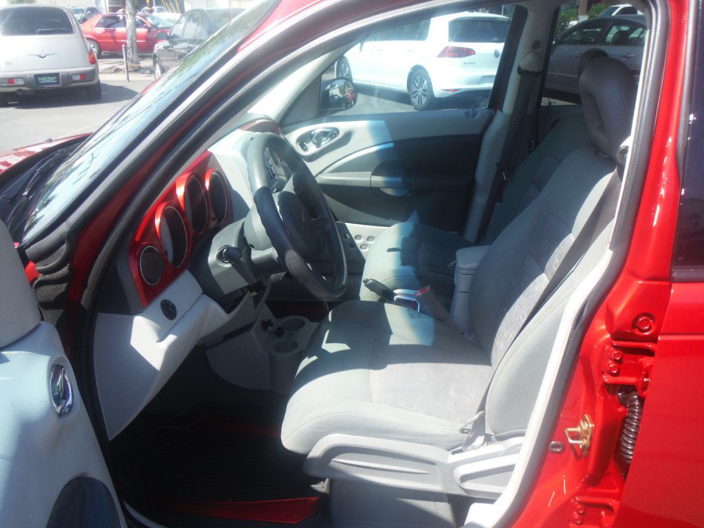 2006 Chrysler PT Cruiser Image 7
