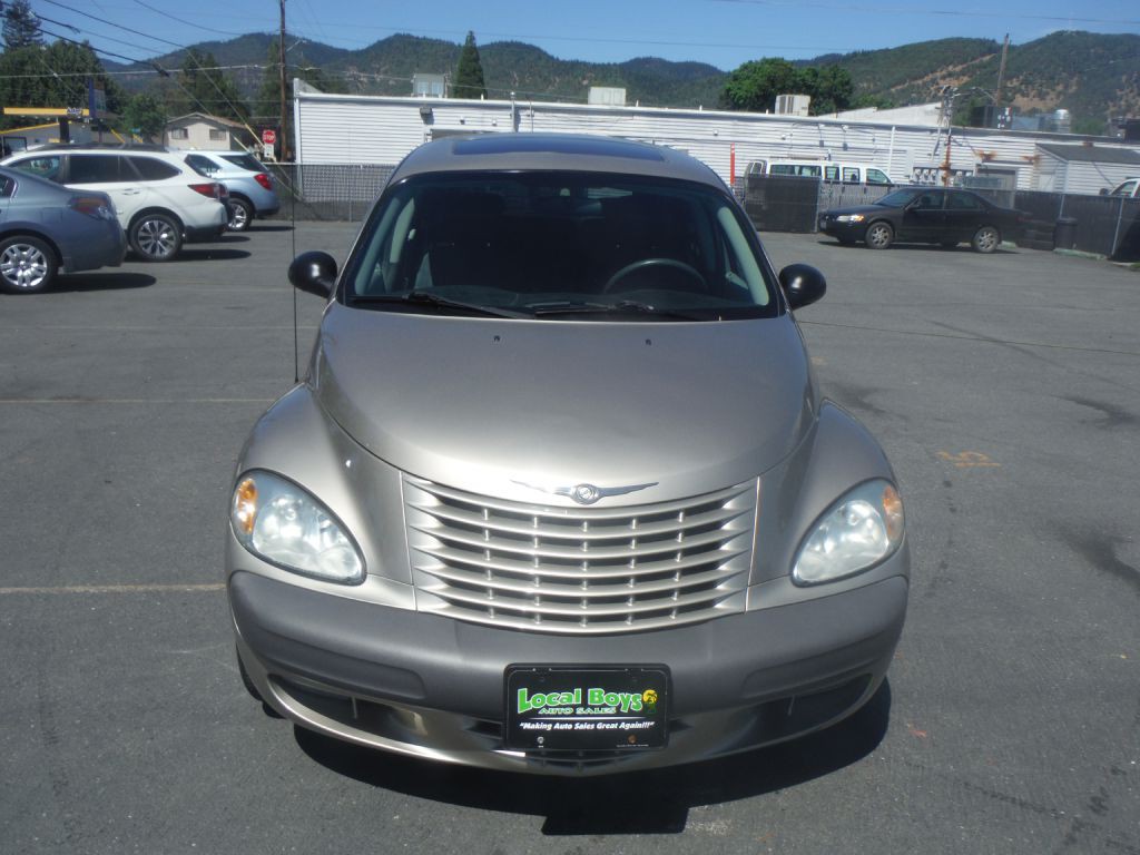2002 Chrysler PT Cruiser Image 2
