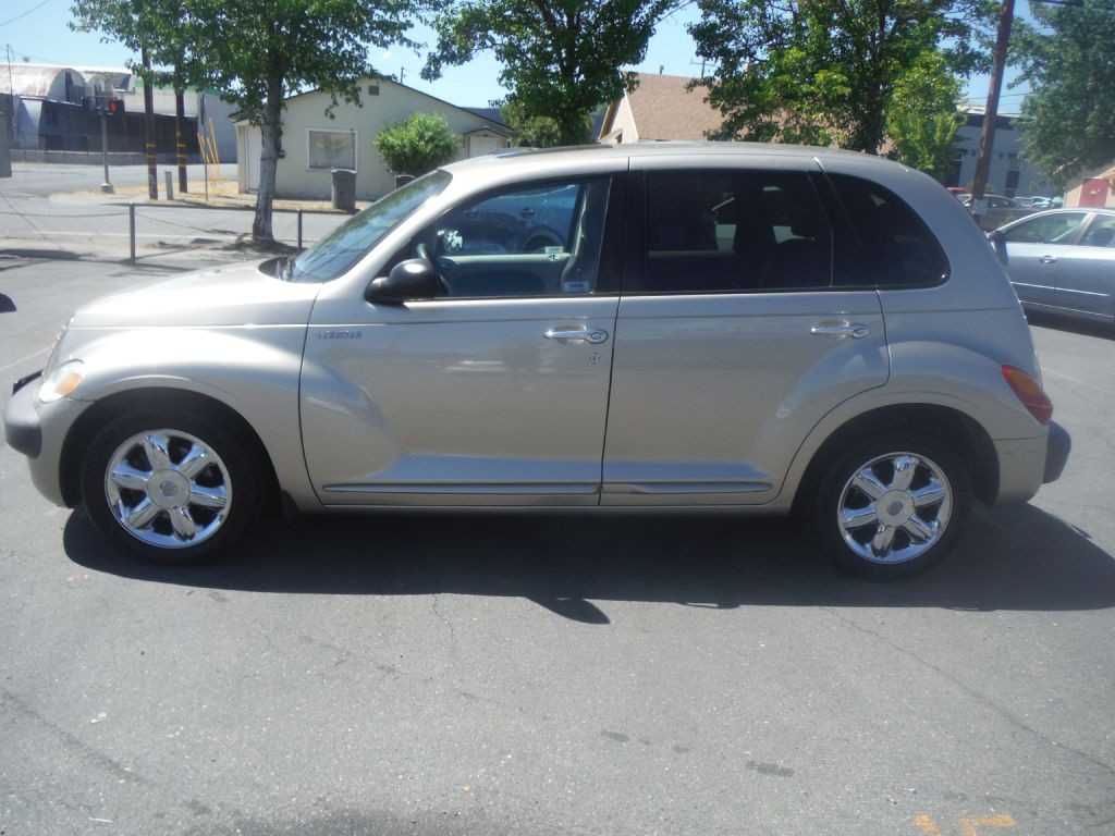 2002 Chrysler PT Cruiser Image 4
