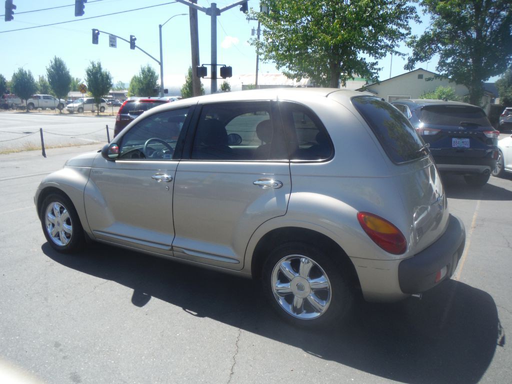 2002 Chrysler PT Cruiser Image 5