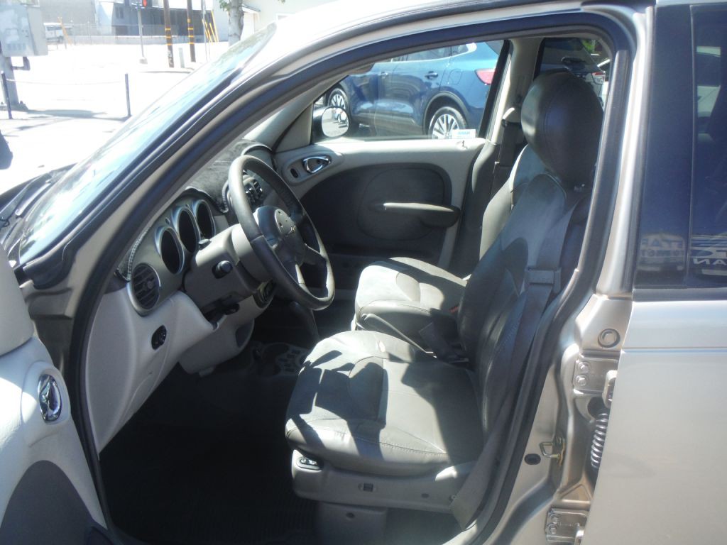 2002 Chrysler PT Cruiser Image 7