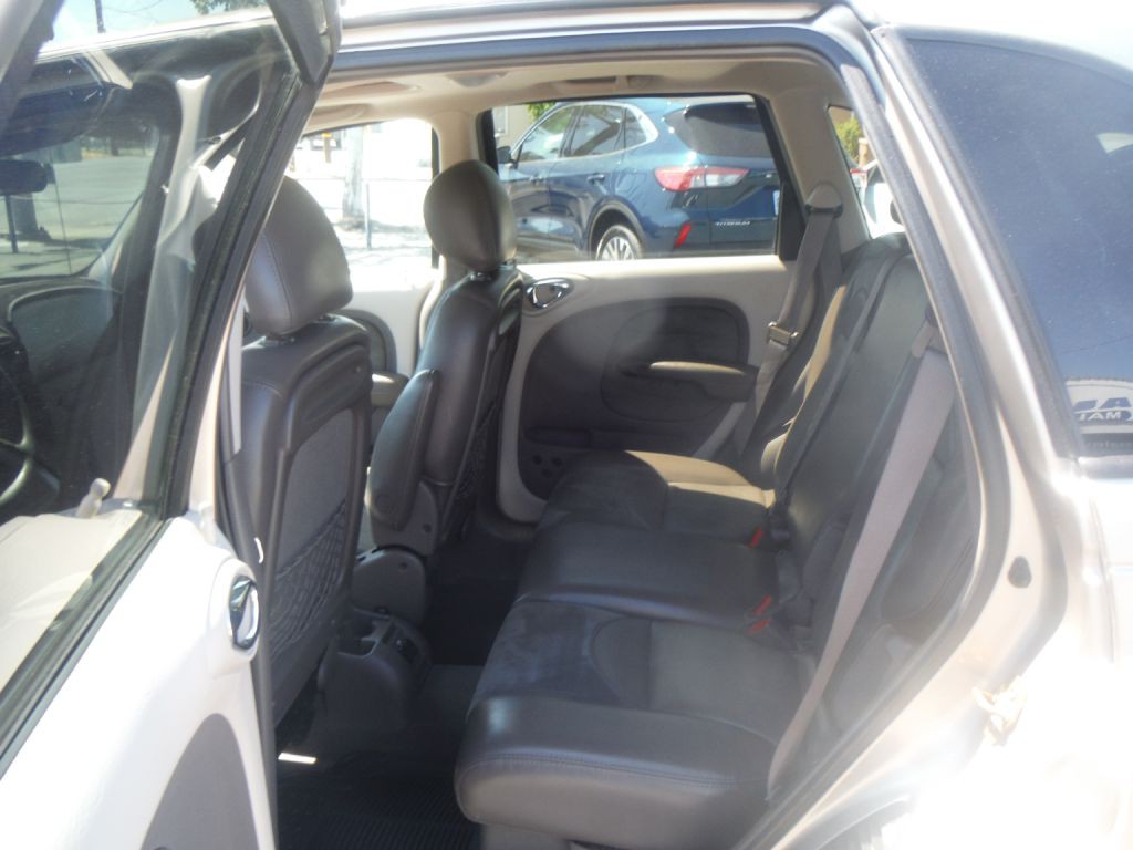 2002 Chrysler PT Cruiser Image 8