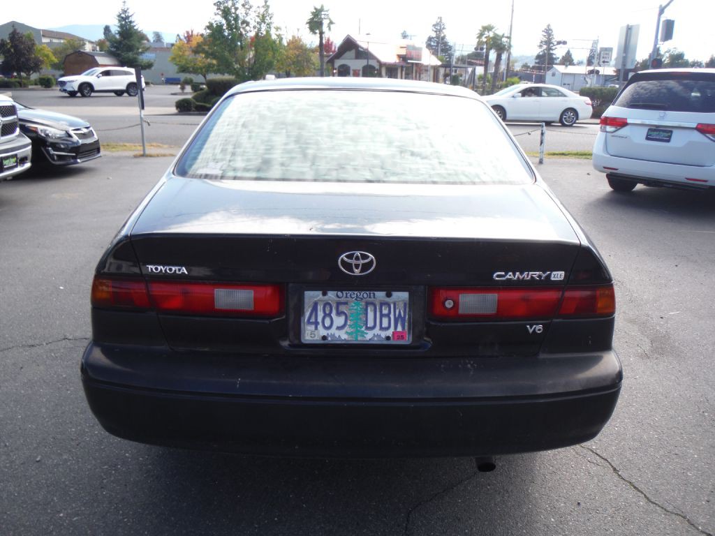1997 Toyota Camry Image 6