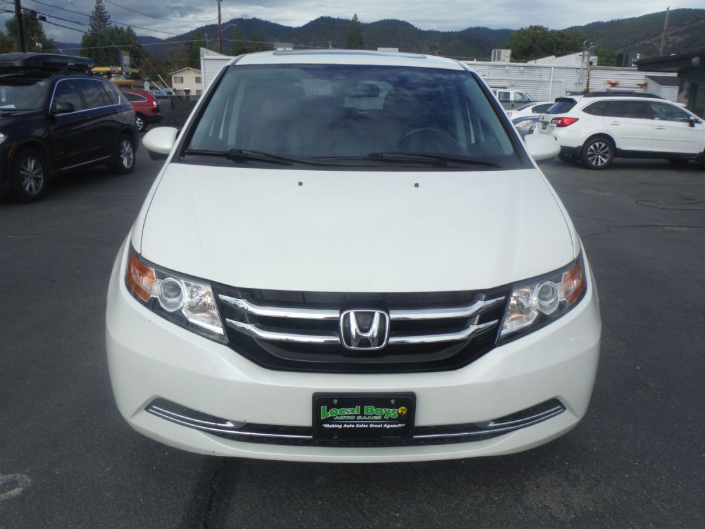 2016 Honda Odyssey Image 2